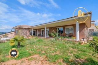 Xalet  Carrer del mas enric. Chalet con impresionantes vistas a montserrat