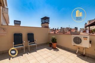 Dúplex  Carrer del viveret. Ático dúplex con gran terraza, estudio y estancias luminosas