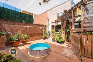 Casa adosada  Carrer de múrcia. Casa en planta baja con patio y terraza en torre-sana