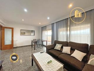 Ático  Carrer de colom. Hogar listo para entrar a vivir con terraza y luz