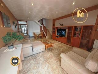 Casa  Carrer de roca i roca. Casa unifamiliar con patio y terraza en sant pere nord