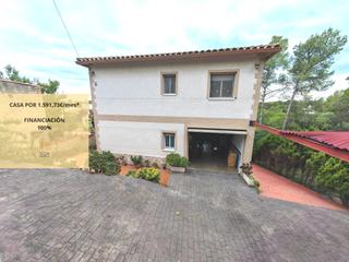 Casa  Avinguda dels roures. Chalet con piscina en sant muç listo para entrar a vivir