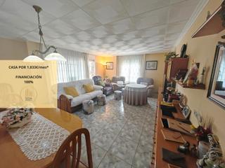 Chalet en Carrer guinart 12. Chalet con terreno y terrazas soleadas en can font