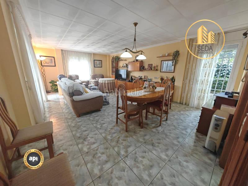 Foto 317a5072-282f-4b35-943d-ed0d5e455f5d. Chalet mit parking in Can Font-Ca n'Avellaneda Castellar del Vallès