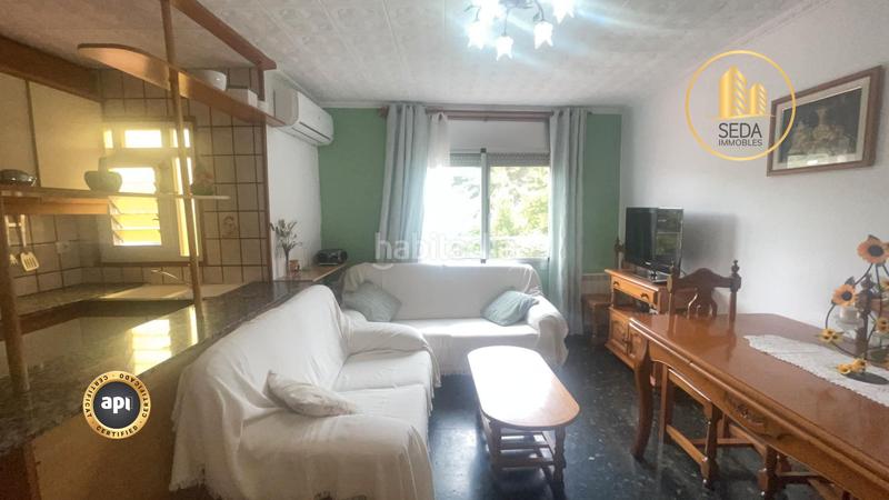 Foto ad4c12b5-e86b-4e10-9a69-f6fb1fcf8d8e. Casa adossada amb calefacció a Poble Nou Terrassa