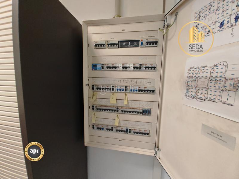 Foto 2652111d-f557-4510-9b84-9c549336b9cd. Alquiler local comercial gran local de 478 m² con terraza y oficinas en Terrassa