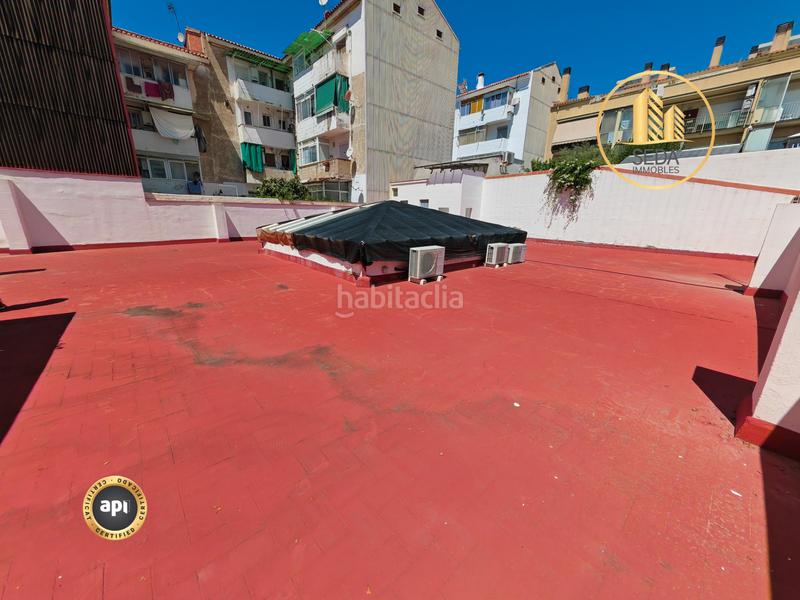 Foto b1438ecc-b32c-4471-9cf5-7a34befd06be. Alquiler local comercial gran local de 478 m² con terraza y oficinas en Terrassa