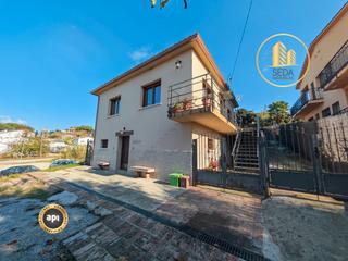 Maison  Avinguda de catalunya. Casa independiente con gran potencial en palau-solità i plegaman