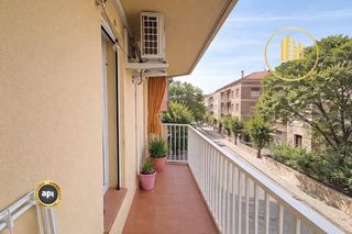 Piso  Carrer del germà joaquim. Piso reformado y luminoso con balcón en zona tranquila de terras