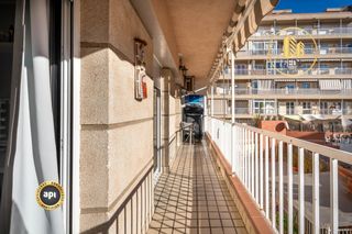 Appartamento  Rambla de sant nebridi. Piso reformado con luz y balcón junto a vallparadís