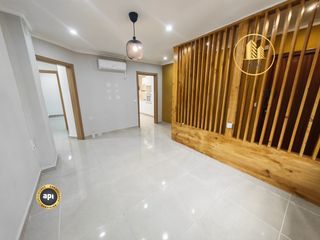 Etagenwohnung  Carrer doctor fleming. Piso reformado a estrenar con 3 habitaciones y 2 baños en la min