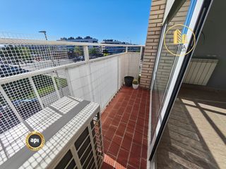 Flat  Carrer del mont perdut. Piso luminoso con parking en la gripia, listo para entrar a vivi