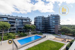 Pis  Carrer del moixeró. Piso seminuevo con piscina y terraza junto a renfe est en terras