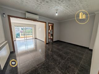 Casa a schiera  Carrer del pla. Amplia casa adosada con terrazas, balsa y garaje de 70 m² en mon