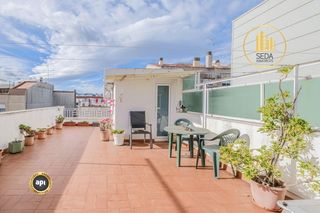Duplex  Carrer del berguedà. Amplio dúplex familiar con terrazas y suite privada en terrassa