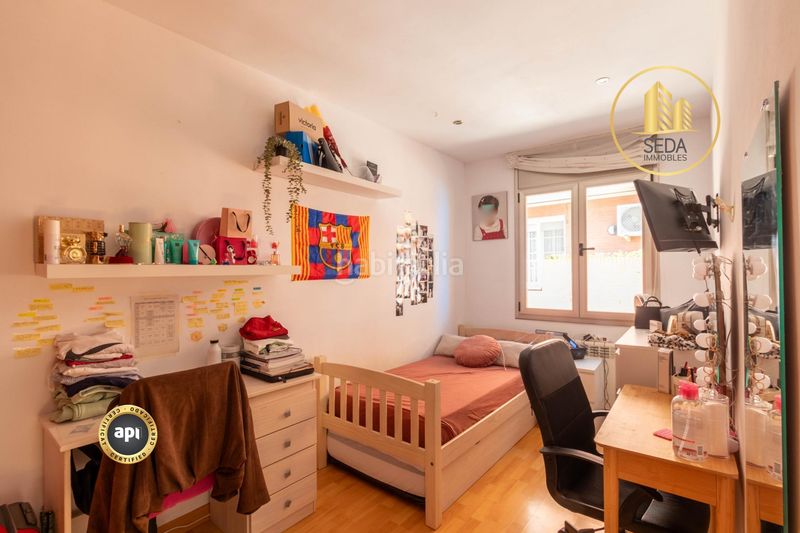 Foto e613ff1d-c941-4936-9167-292e82aeb360. Casa adosada amplia y luminosa casa con terraza en el corazón en Ullastrell
