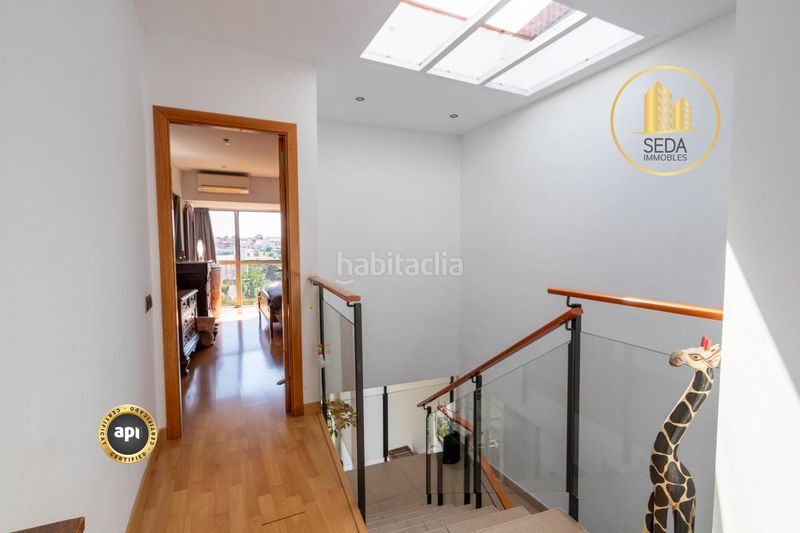 Foto 9eec866d-9a78-442e-9fcd-314e4bdb5a7f. Casa adosada amplia y luminosa casa con terraza en el corazón en Ullastrell