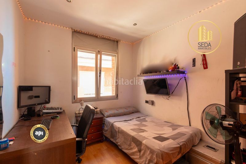 Foto bedab409-93c2-42fd-8326-69e21d014438. Casa adosada amplia y luminosa casa con terraza en el corazón en Ullastrell