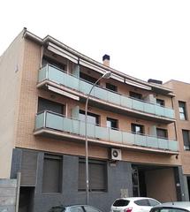 Appartement à Carrer joan salvat i papasseit 52. Planta baja tipo dúplex en sant boi de llobregat venta flash a p
