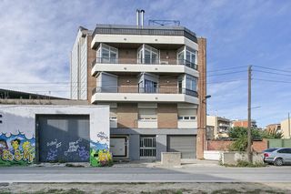 Pis a Carrer de la mare de d�u de montserrat 17. Sant vicen� dels horts-centro