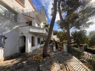 Xalet a Passeig de bellavista 187. Casa independiente en bellamar