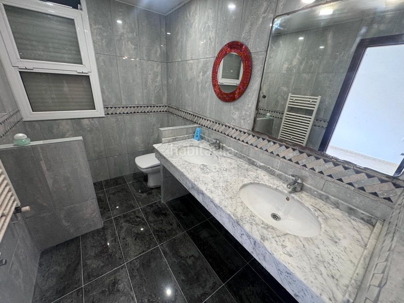 Foto c24148b5-5550-4ecb-aa00-9d313d9fc2d9. Casa a Passeig Maragall Gavà
