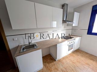 Miete Etagenwohnung  Arenas. Estupenda vivienda de tres dorm con garaje y piscina