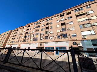 Rent Flat  Emilio borrajo. Vivienda en zona hospital des tres dormitorios y dos baños