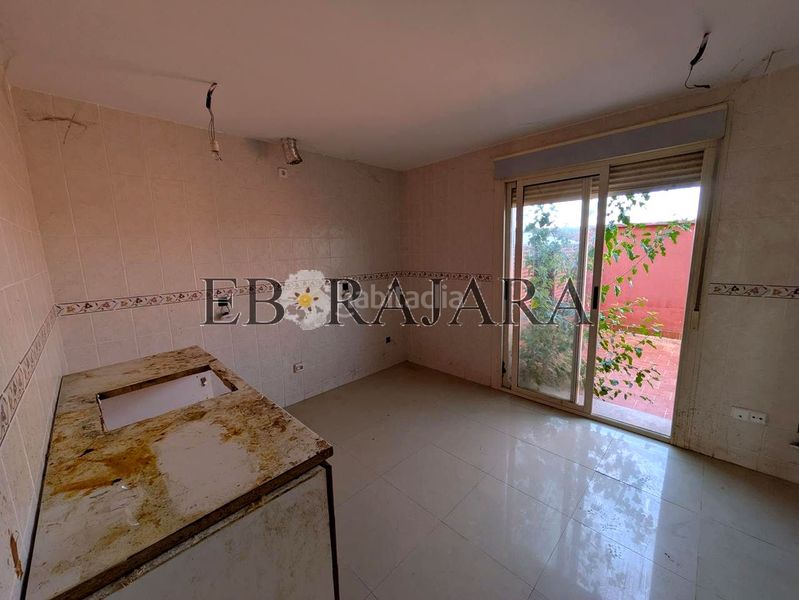 Foto 0d690cf8-db7c-4112-b673-3fe2fe57d7b4. Casa adossada amb aparcament a Lucillos