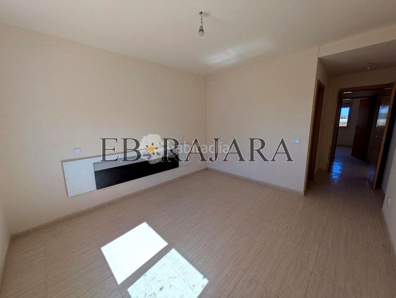 Foto eb9fc691-05d0-4262-846b-498092d5471f. Casa adossada amb aparcament a Lucillos