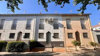 Casa adossada a Calera y Chozas