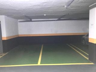Aparcament cotxe a Los Villares. Estás harto de dar vueltas y no encontrar aparcamiento? tenemos