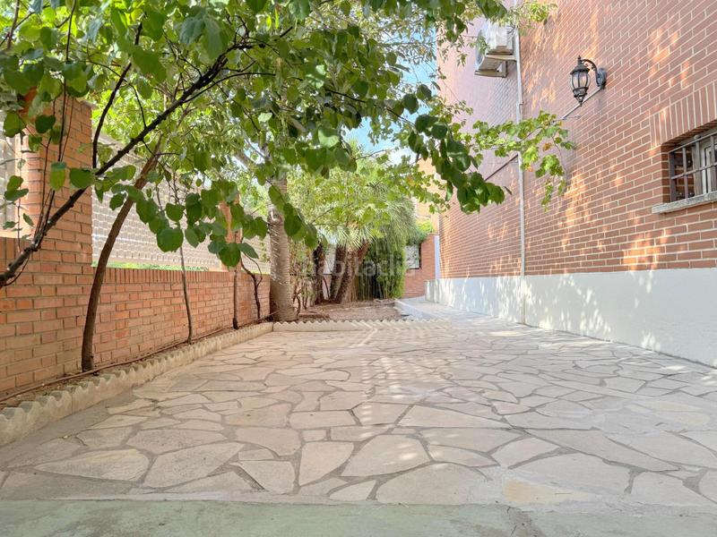 Foto d9fb9fa5-b022-474f-b379-cf764076f522. Casa aparellada amb calefacció aparcament a El Mirador-El Grillero Arganda del Rey