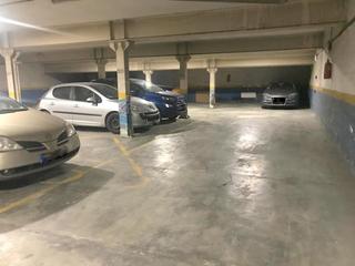Aparcament cotxe a Centro. Atención inversores parking con 20 plazas y 8 trasteros!!!