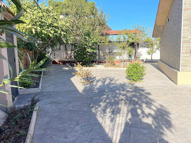 Foto 0854c12a-c058-44b7-b991-e1e38bf53cff. Xalet amb calefacció aparcament piscina a Los Villares Arganda del Rey