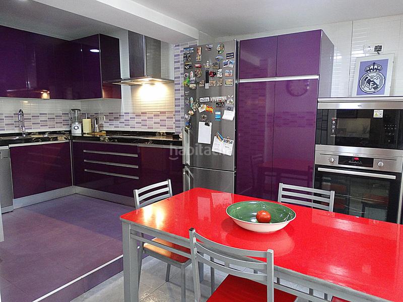 Foto 0d31d161-835c-4542-a4a3-a2f40a3ea99e. Xalet amb calefacció aparcament piscina a Los Villares Arganda del Rey