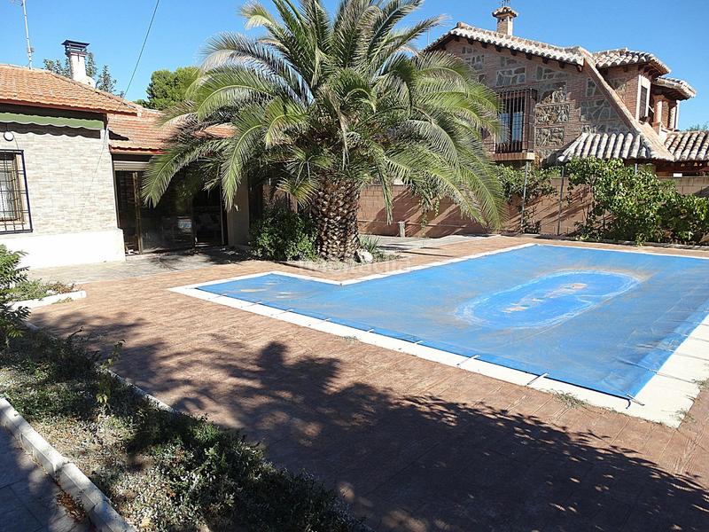 Foto 22a9951a-37fd-4b6c-8ee7-77a5cc56e20c. Xalet amb calefacció aparcament piscina a Los Villares Arganda del Rey