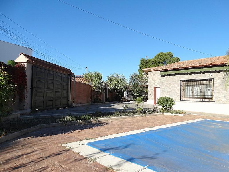 Foto 5010054a-9011-4727-aecc-a60a98b81b95. Xalet amb calefacció aparcament piscina a Los Villares Arganda del Rey