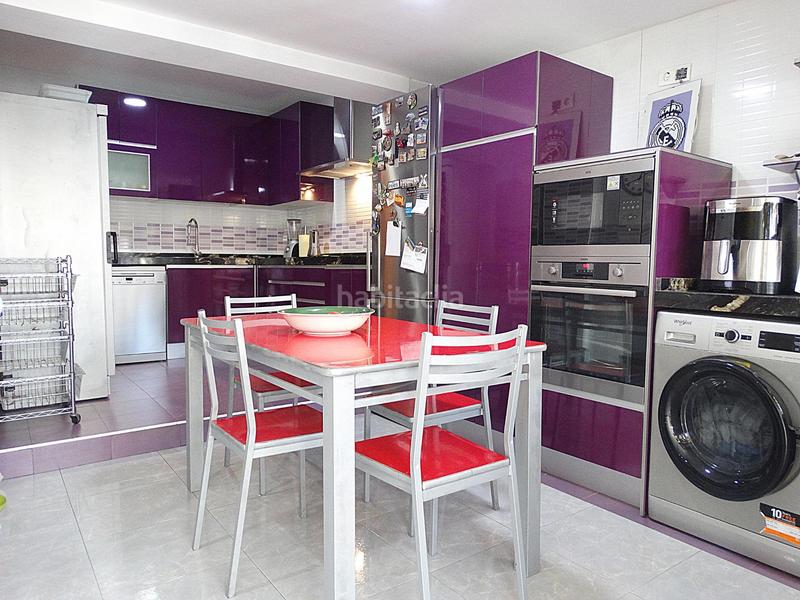 Foto 73e5f18c-bfbd-41f9-9813-2a1d7ae92ccb. Xalet amb calefacció aparcament piscina a Los Villares Arganda del Rey