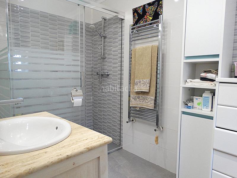 Foto 93cf6702-e1d3-4a03-965f-32b98cf307f8. Xalet amb calefacció aparcament piscina a Los Villares Arganda del Rey