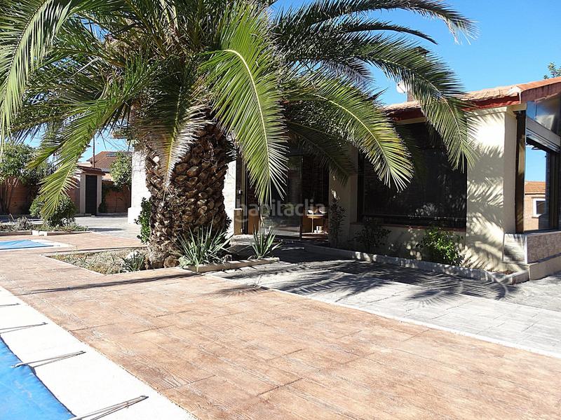 Foto 946bcbbe-206c-4044-abe2-35f94407cc03. Xalet amb calefacció aparcament piscina a Los Villares Arganda del Rey