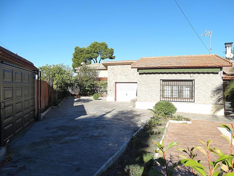 Foto a955158d-d690-437b-ade5-e8959bafd7af. Xalet amb calefacció aparcament piscina a Los Villares Arganda del Rey