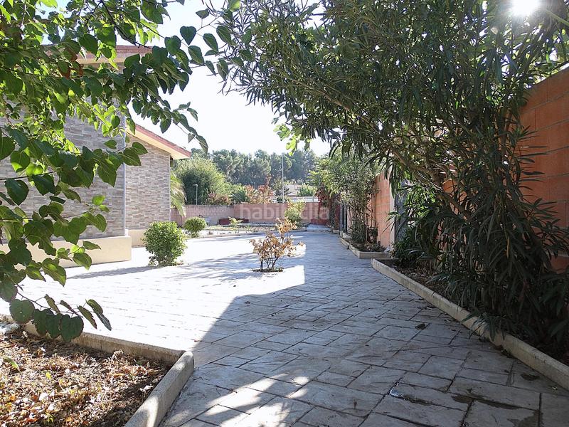 Foto bd6c42b4-9bc5-40d7-9249-7a3bfe9c3e8f. Xalet amb calefacció aparcament piscina a Los Villares Arganda del Rey