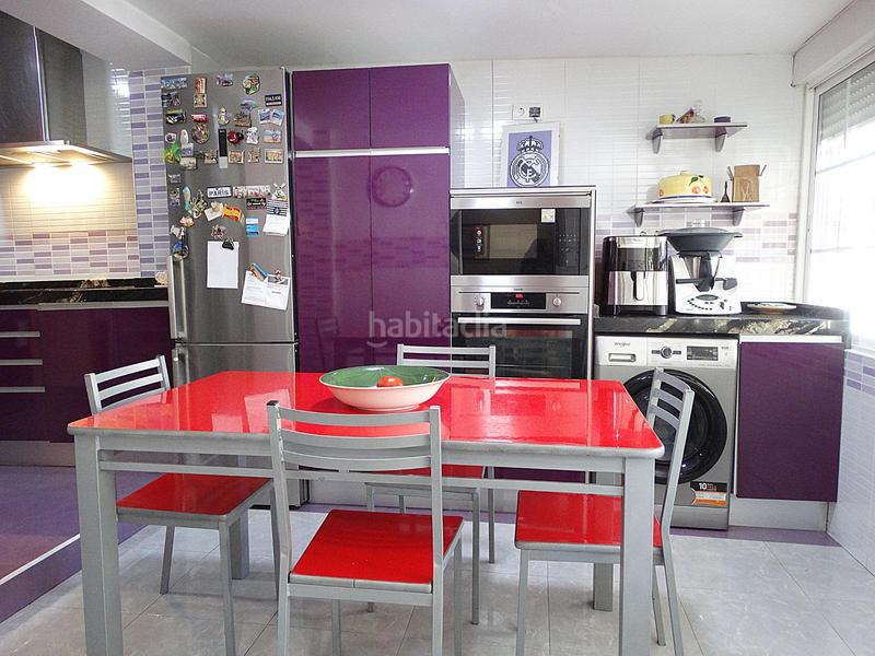 Foto e34ca9d6-87c3-43db-979f-083d328e9745. Xalet amb calefacció aparcament piscina a Los Villares Arganda del Rey