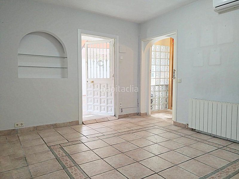 Foto 1703b847-bfeb-46c9-9f54-bc5175bb40b2. Casa amb calefacció a La Poveda Arganda del Rey
