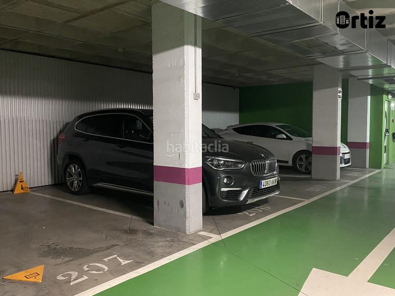 Foto 0335a5f5-b54e-474a-b760-aa5825db86c3. Autoparkplatz in Juncal Torrejón de Ardoz