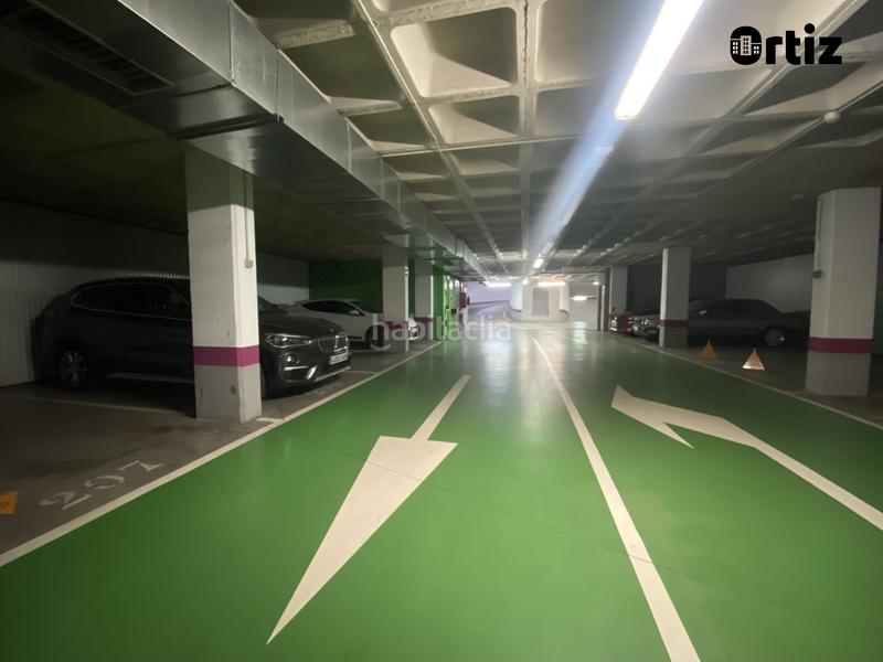 Foto c78b6658-8e27-44f6-826e-1e0fdd2bfc2a. Autoparkplatz in Juncal Torrejón de Ardoz