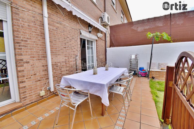 Foto 8ec39c58-0469-4944-b3b5-2ce9701a8a70. Chalet  en venta , 4 dormitorios. en Loeches