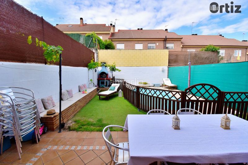 Foto a473cd2d-a7a8-4f87-86d7-3344cb4ff653. Chalet  en venta , 4 dormitorios. en Loeches