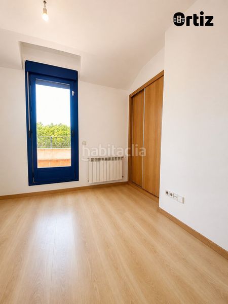 Foto 5dd06c37-8420-4215-8752-e145452d91ca. Àtic amb calefacció aparcament a Alovera